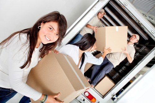 Customer booking process and quotation confirmation for moving services